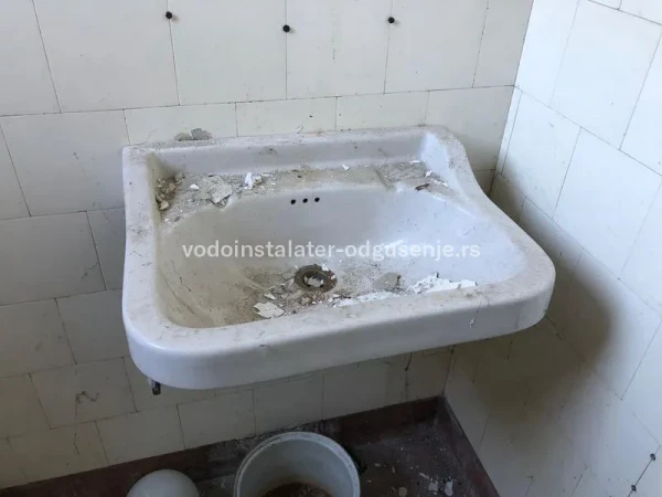 Demontaža starog i montaža novog lavaboa