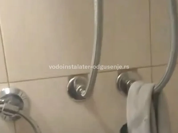 Detektovanje cevi ispod pločica