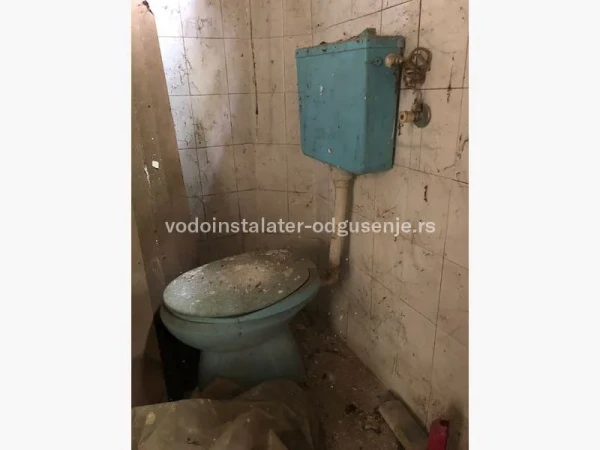 Izlivanje sadržaja wc šolje i hitnost intervencije