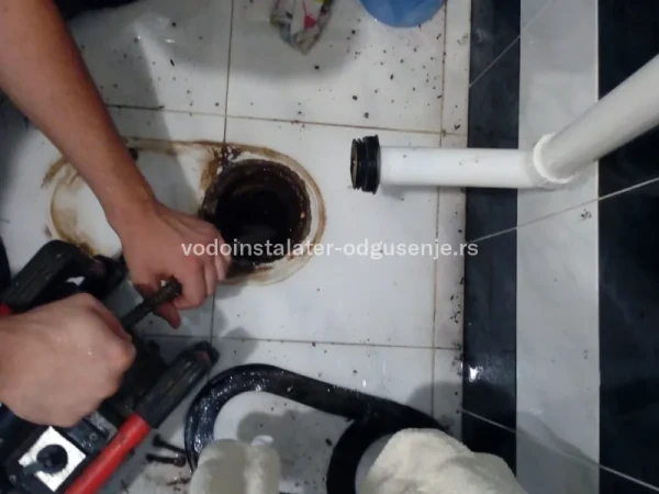 Neprohodan odvod od WC šolje