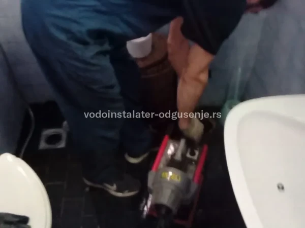 Odgušenje glavne fekalne kanalizacije