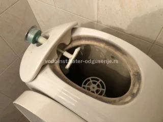 Otpušavanje konzolne wc šolje