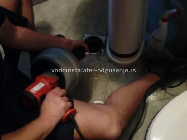 Otpušavanje WC šolje