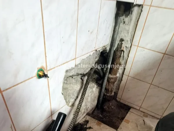 Podizanje tuš kade i odstranjivanje curenja