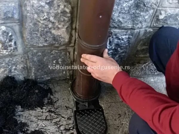 Popravka oluka na zgradama