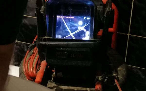 Popravka pucanja cevi u zidu zbog pritiska