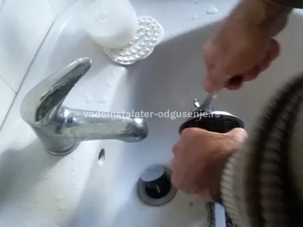 Promena česme sa tušem (skidanje stare i stavljanje nove)