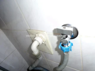 Prošlajfovao ventil u zidu