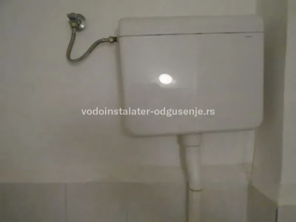 Šta ako ispadne cev iz vodokotlića?
