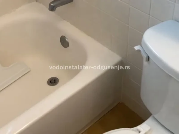 Šta ako ispod kade curi voda?