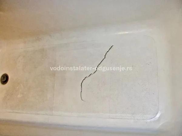 Šta ako napukne akrilna kada