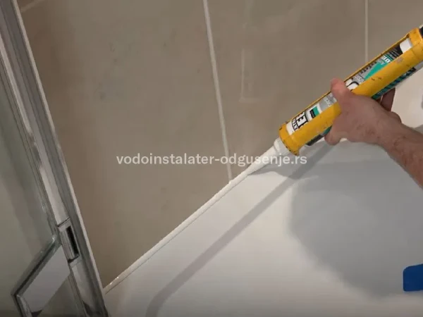 Šta kada oslabi silikon na tuš kadi pa curi voda?
