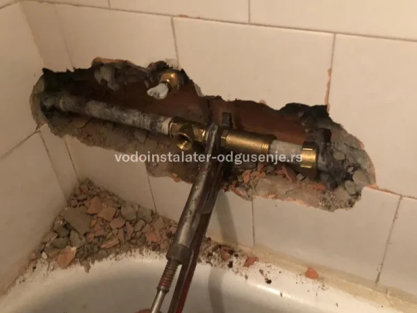 Trule cevi u kupatilu