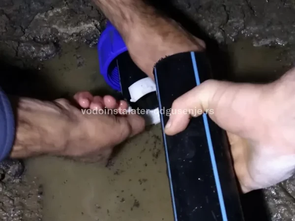 Vodoinstalater sa kamerom 