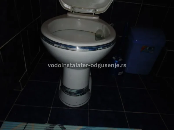 Vodokotlić ne zatvara sam vodu