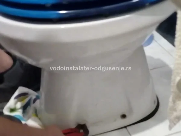 WC šolja mašinsko odgušenje