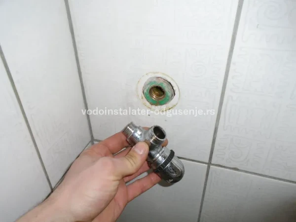 Zamena česme sa povratnim ventilom