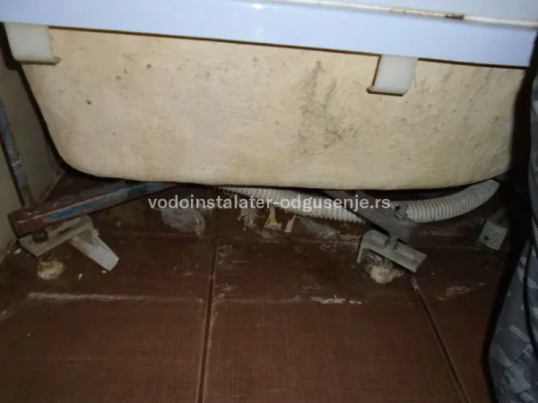 Zamena odvoda i odvodnih cevi ispod tuš kabine