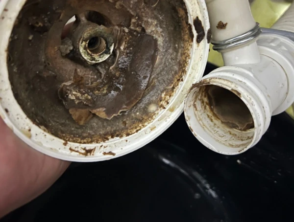 Zamena sifona i odvodnih cevi u kuhinji