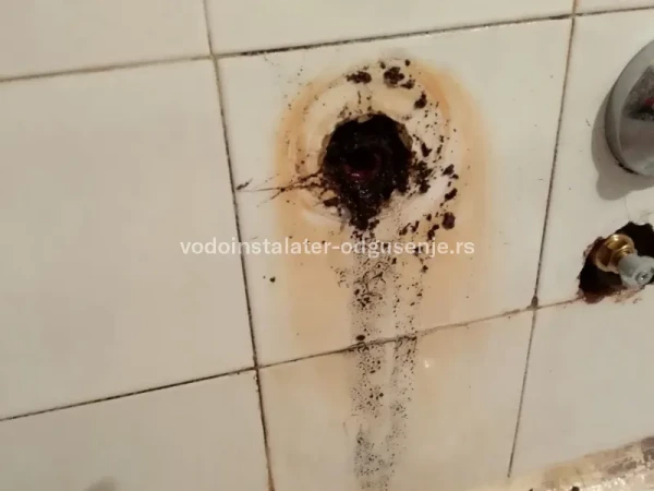 Zamena tuš baterije sa opravkom oštećenih navoja instalacije
