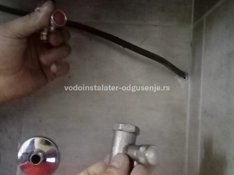 Odgušenje kanalizacije Voždovac 13 6