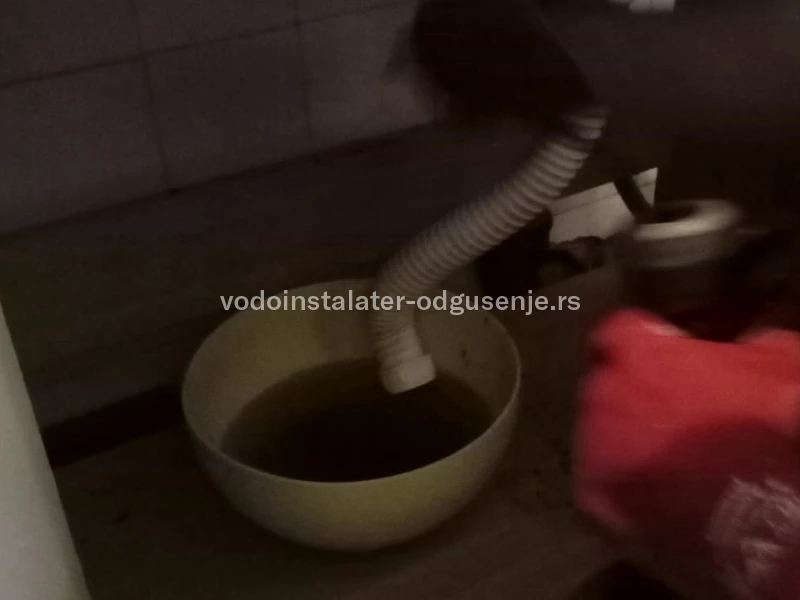 Odgušenje kanalizacije Voždovac 13 7