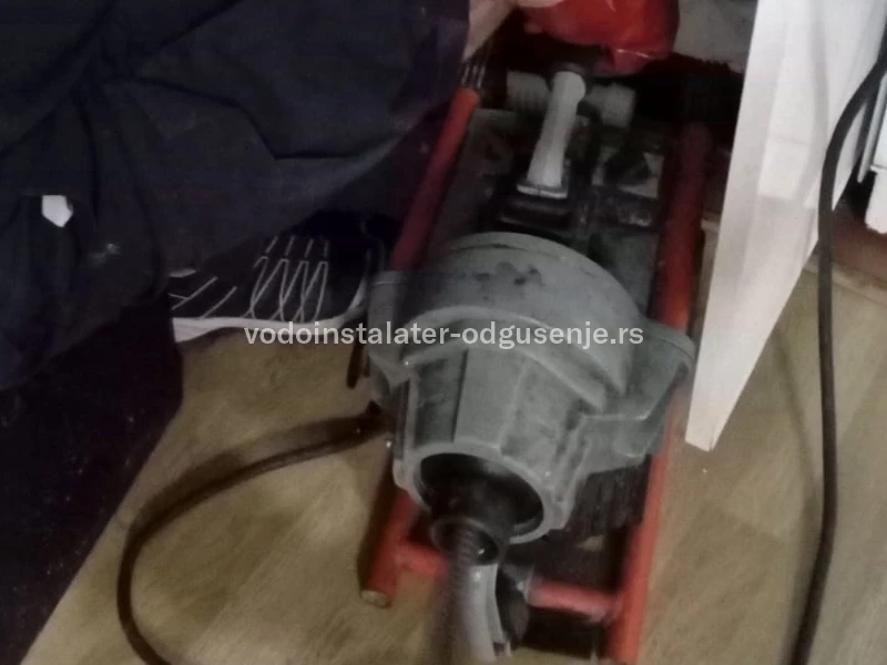 ODGUŠENJE KANALIZACIJE VRAČAR 13 7