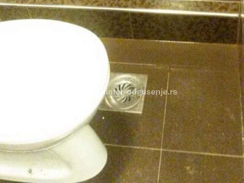 Zamena gume na WC šolji 1