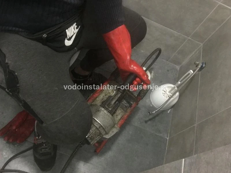 Otpušavanje WC šolje 1 4