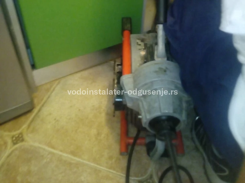 Odgušenje kanalizacije Voždovac 13 4