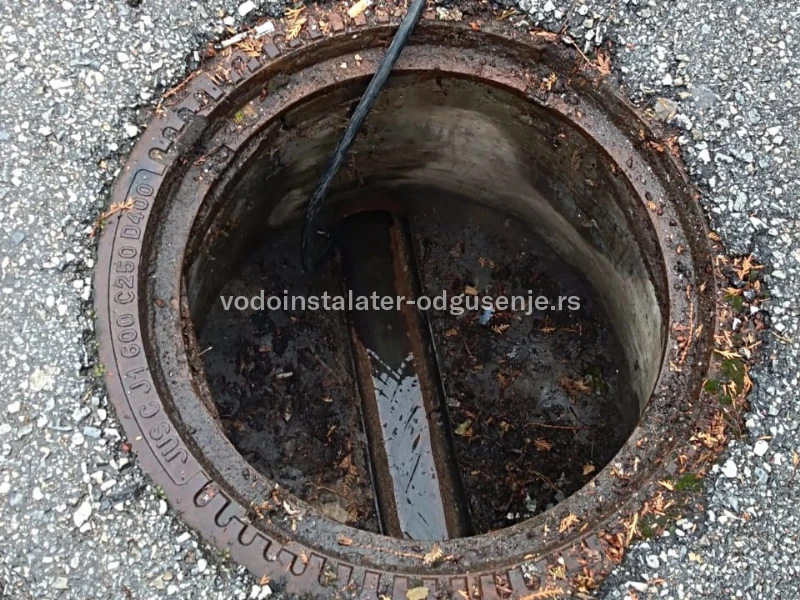 Odgušenje kanalizacije Voždovac 13 2