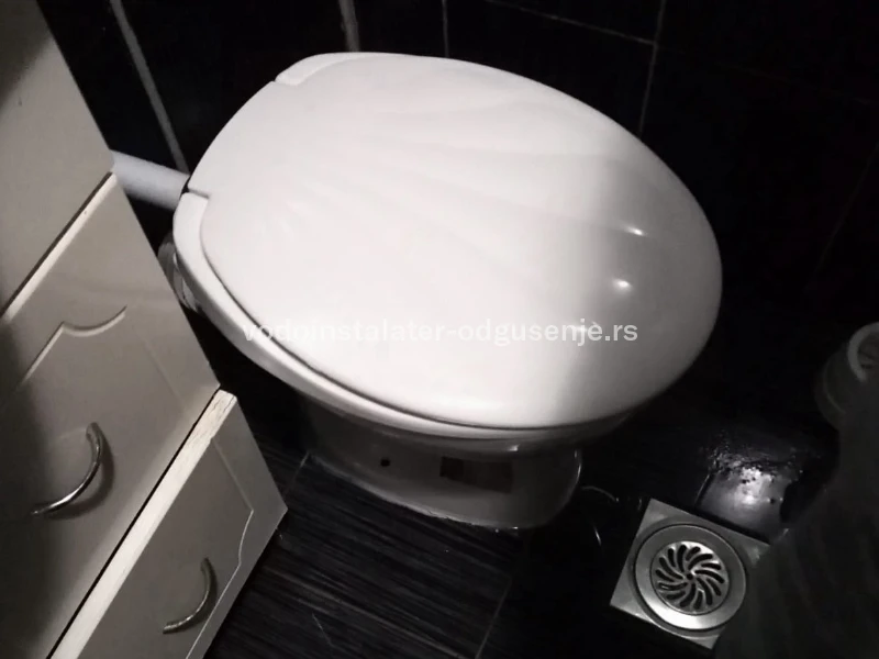 Odgušenje WC šolje 9 4