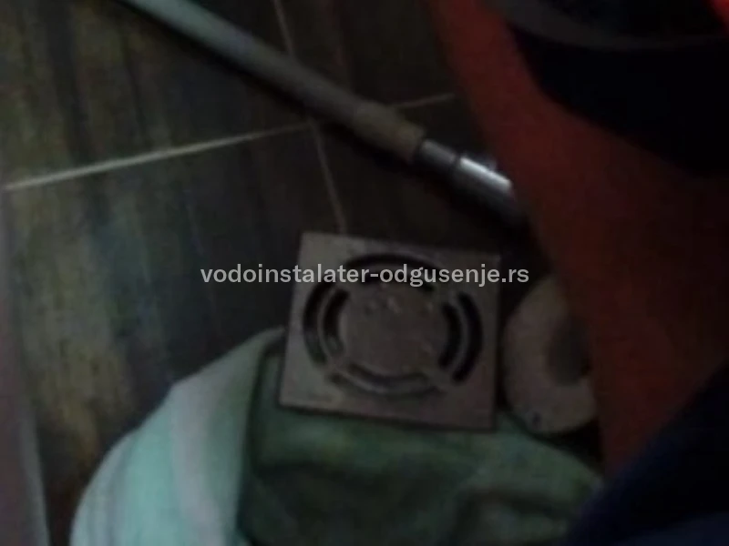 ODGUŠENJE KANALIZACIJE ZVEZDARA 11 5
