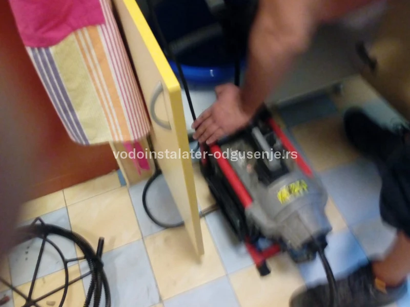 Odgušenje kanalizacije Rakovica 6 1
