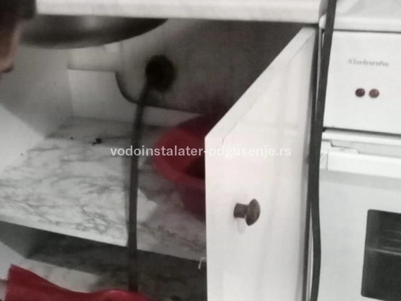 ODGUŠENJE KANALIZACIJE VRAČAR 13 8